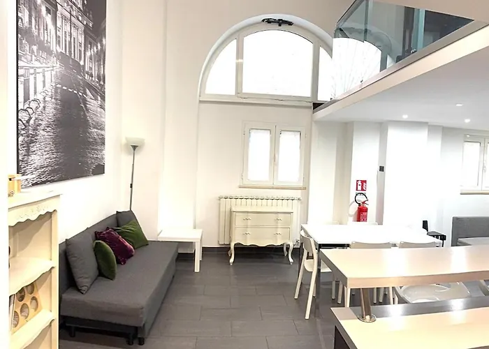Loft In Old Town Near Termini Station And Appartement Rome